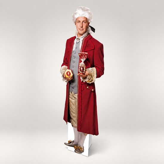 Cutout Standees N2615